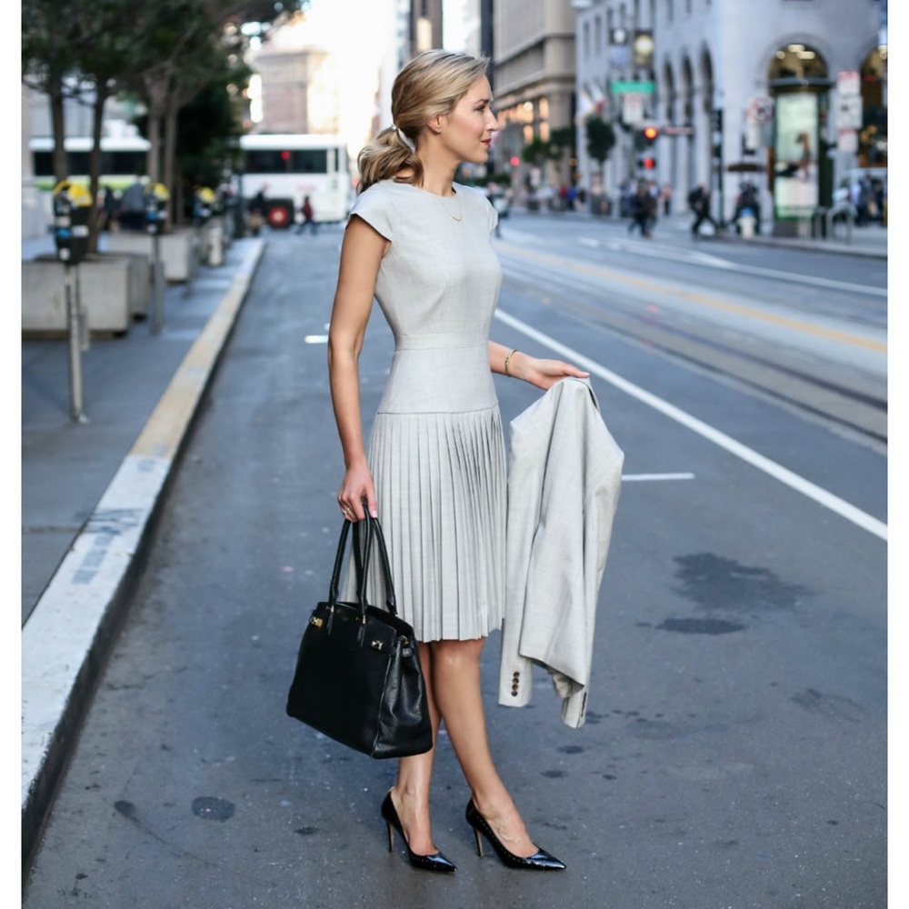 J Crew it’s THE 9AM Super 120 Wool Grey Pleated Cap Sleeve Dress size 2T